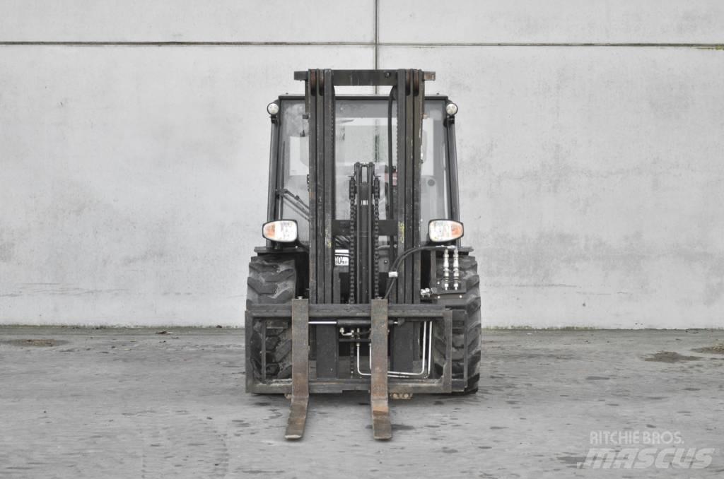 Manitou MC 30-4 柴油卡車