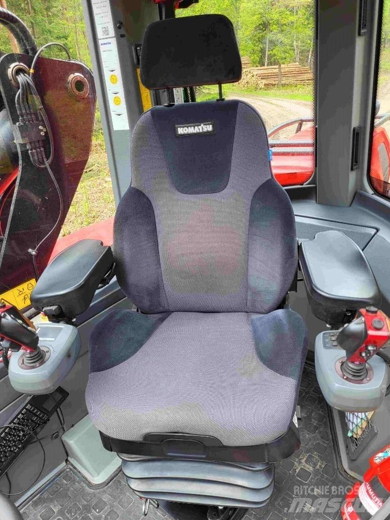 Komatsu 931 XC 收穫機