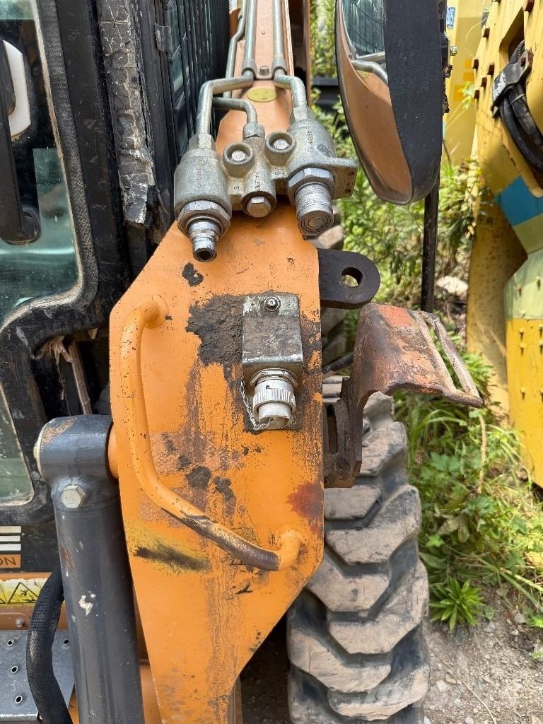 CASE SR 175 滑移轉向裝載機
