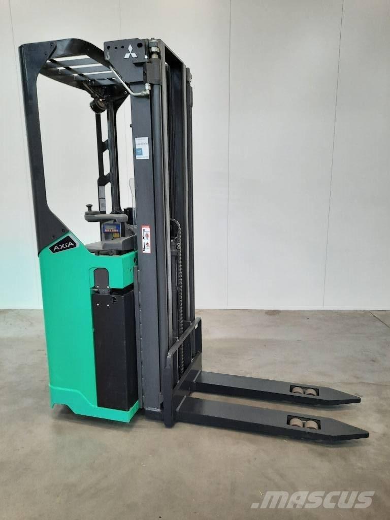Mitsubishi SBR16N2 自走式堆積機