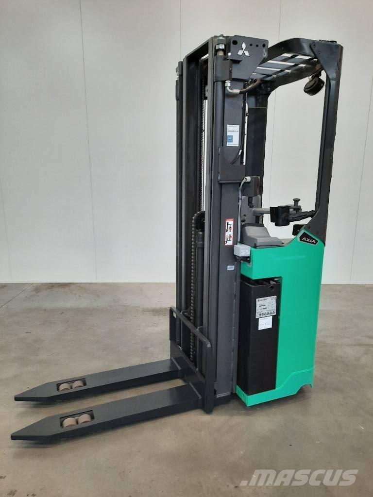 Mitsubishi SBR16N2 自走式堆積機