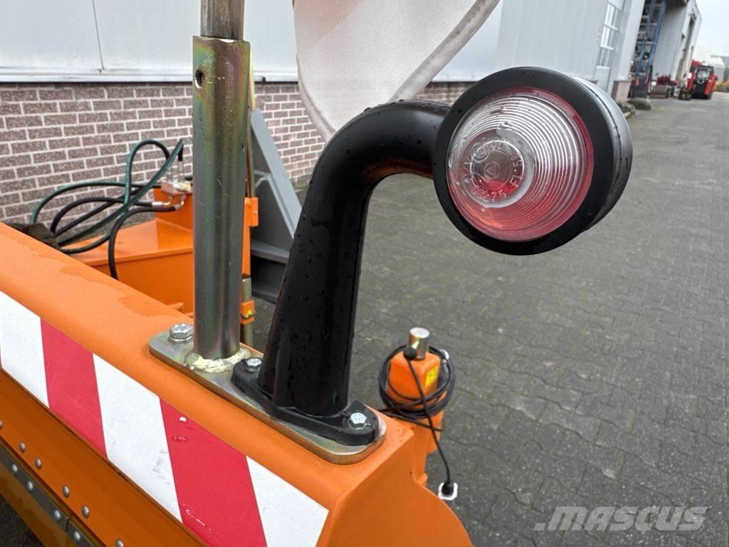Bema 1100 (3000mm) 掃倉機