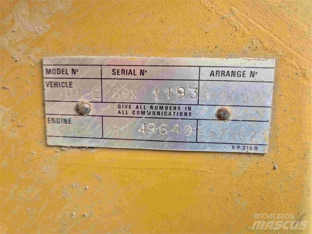CAT D4E 履帶推土機