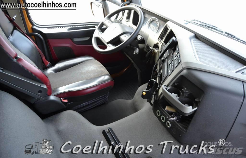 Volvo FM 330 貨箱式卡車