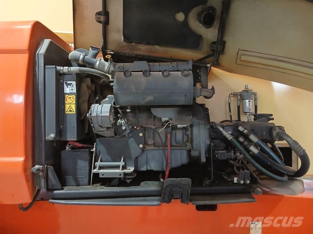 JLG 800 AJ 曲臂高空作業車