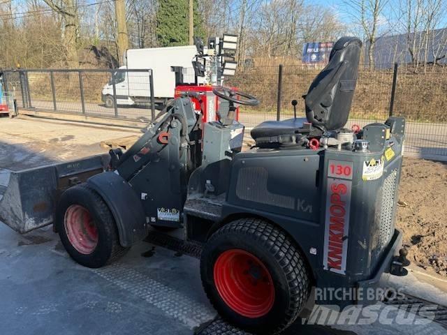 Knikmops KM 130 小型裝載機