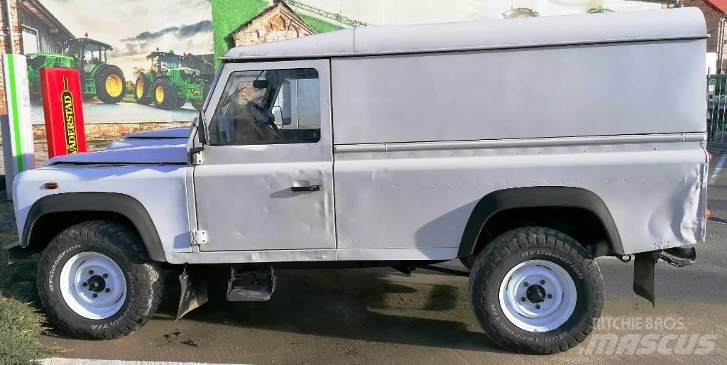 Land Rover Defender 汽車