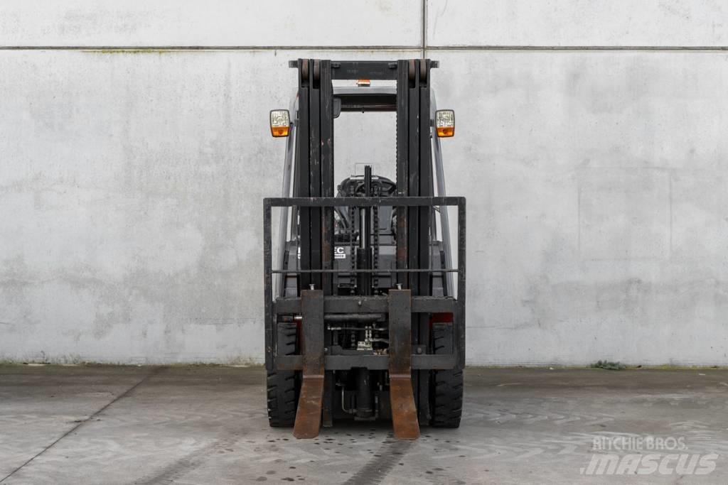 Manitou MI 25 D 柴油卡車