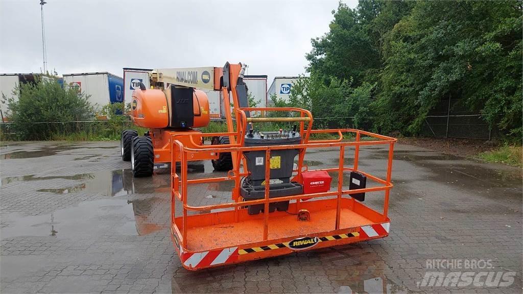 JLG 800AJ 曲臂高空作業車