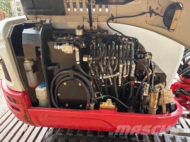 Takeuchi TB 230 小型挖土機/掘鑿機<7t(小型挖掘機)