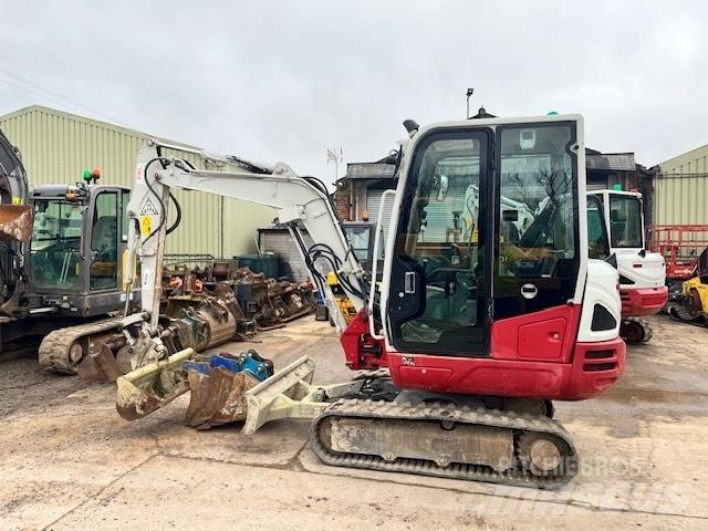 Takeuchi TB 230 小型挖土機/掘鑿機<7t(小型挖掘機)