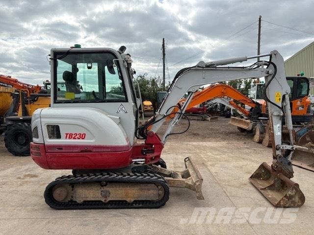 Takeuchi TB 230 小型挖土機/掘鑿機<7t(小型挖掘機)