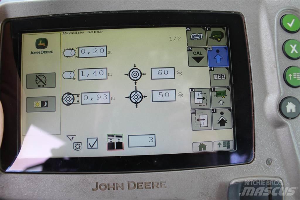 John Deere 990 圓型牧草打包機