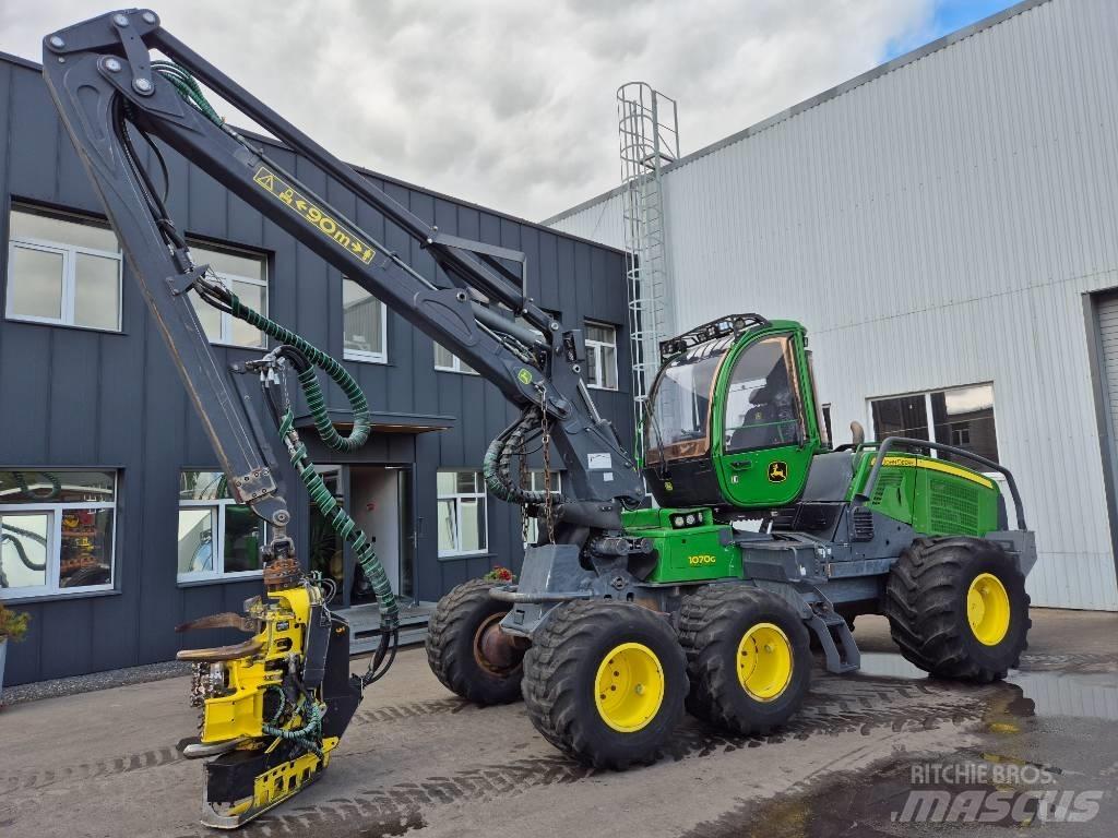 John Deere 1070 G 收穫機