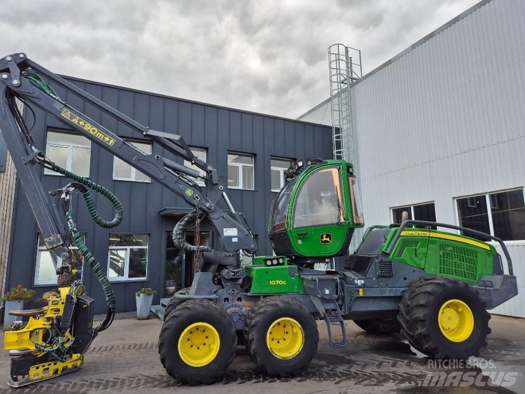 John Deere 1070 G 收穫機
