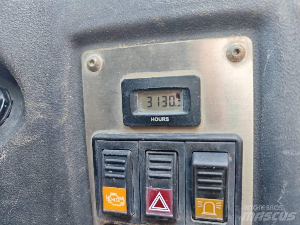 Ausa D 600 APG 側卸礦車