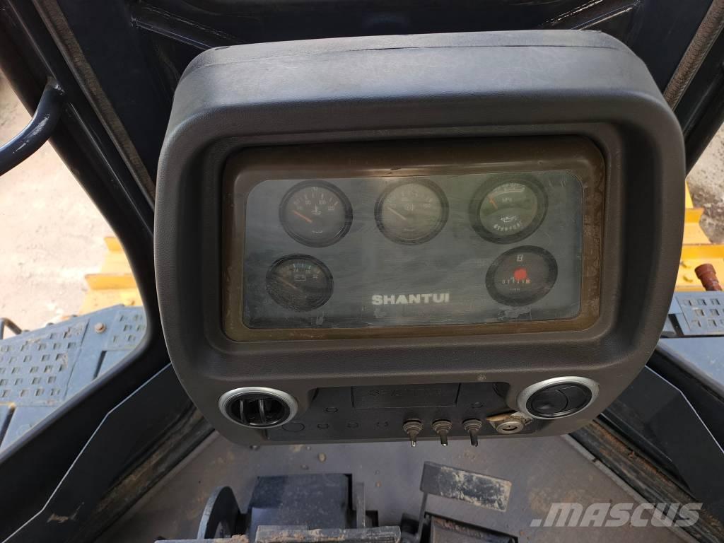 Shantui SD 32 履帶推土機