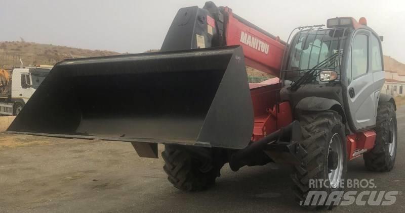 Manitou MT 1335 伸縮臂操作車