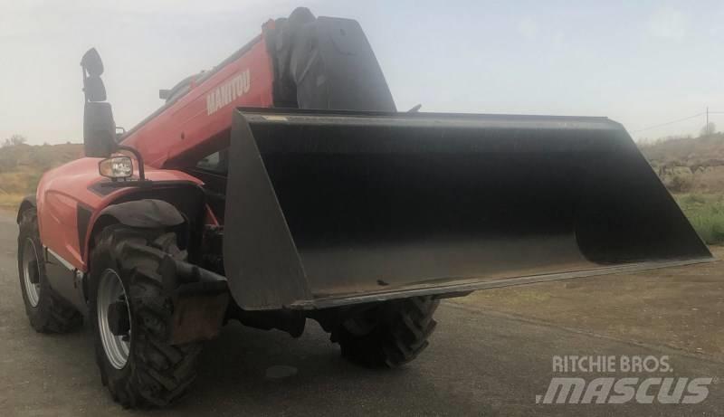 Manitou MT 1335 伸縮臂操作車