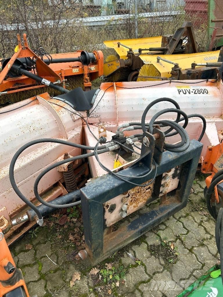 Pronar PUV 2800 刮雪板和犁