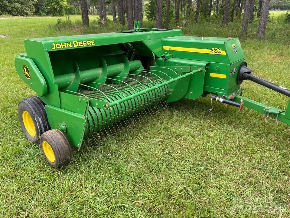John Deere 338 Baler 方形打捆機