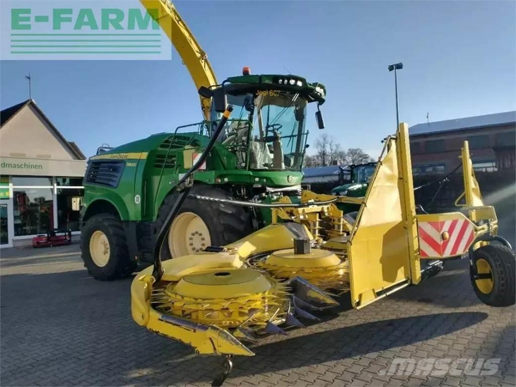 John Deere 9800 自走式飼料採集機