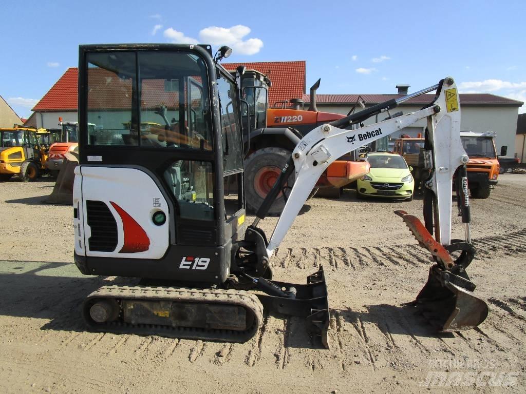 Bobcat E 19 Z   V  E 20 小型挖土機/掘鑿機<7t(小型挖掘機)