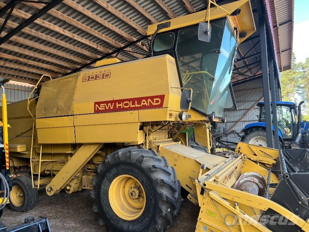 New Holland 8030 聯合收穫機