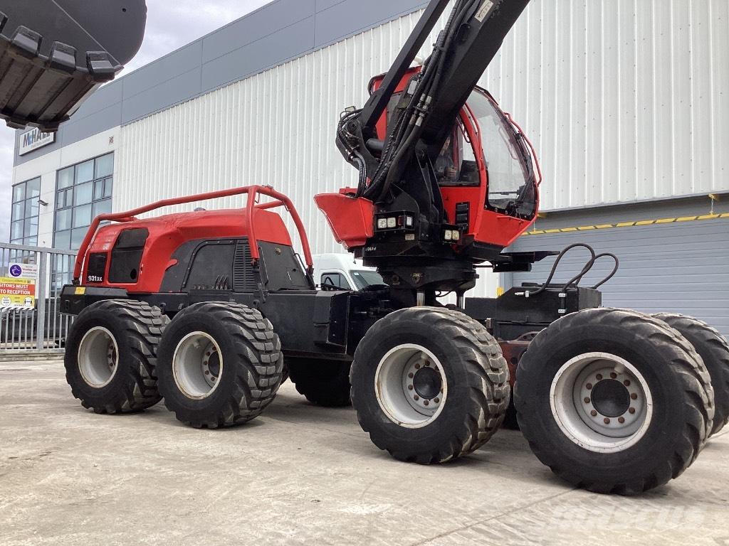 Komatsu 931 XC 收穫機