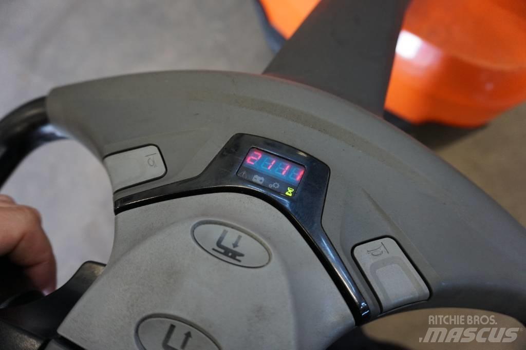 Toyota SWE080L 行走控制式堆積機