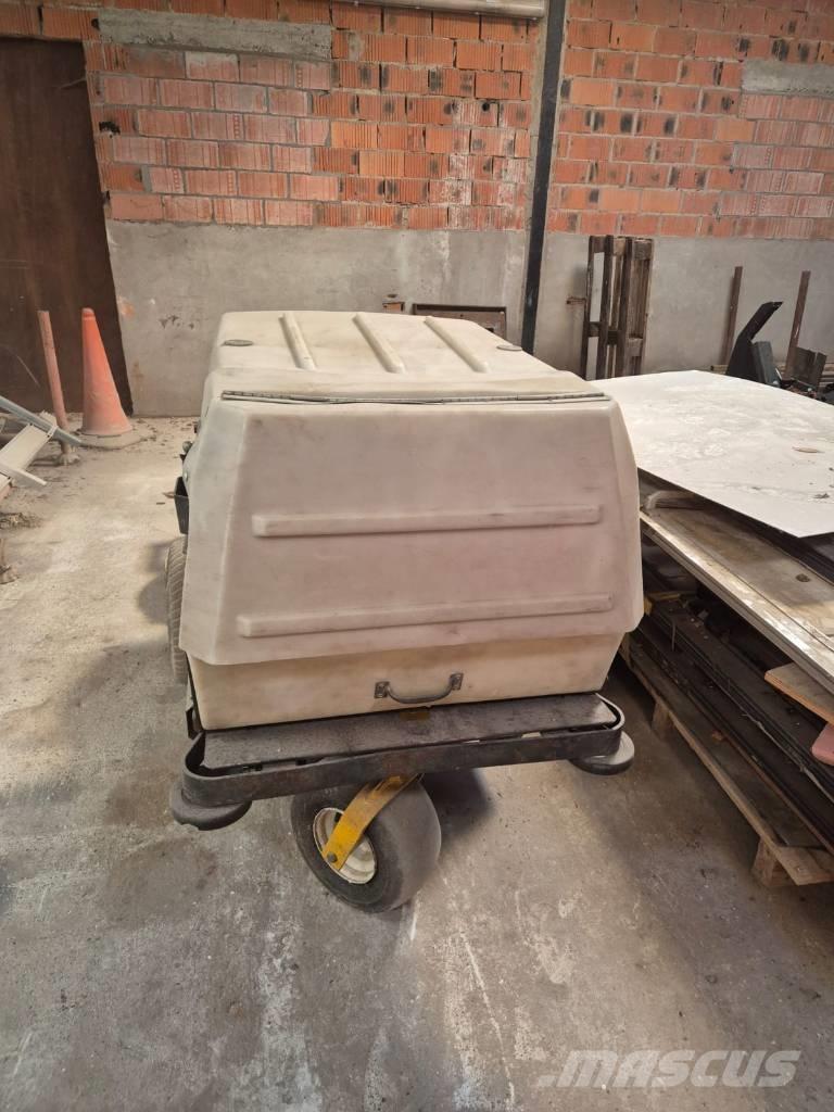 Walker Maaier 零迴轉割草機