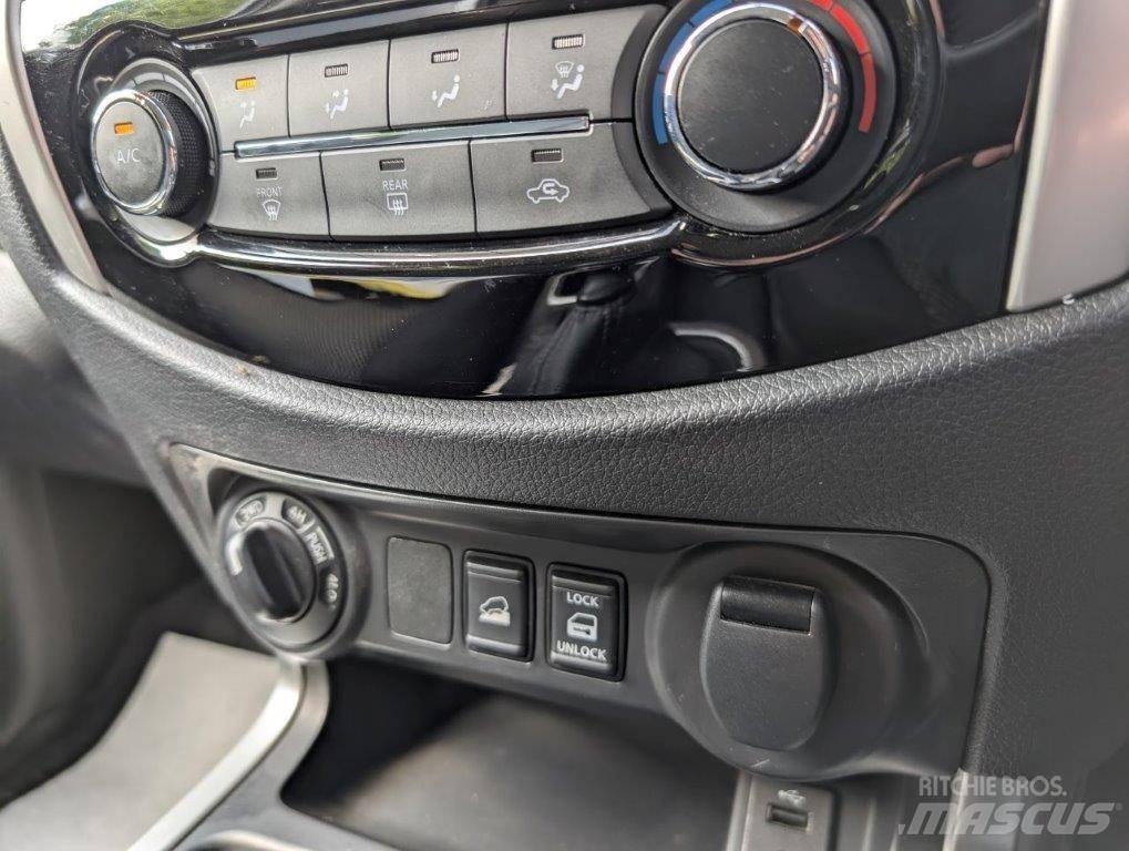 Nissan Navara 皮卡.傳統半斗卡車/側卸板