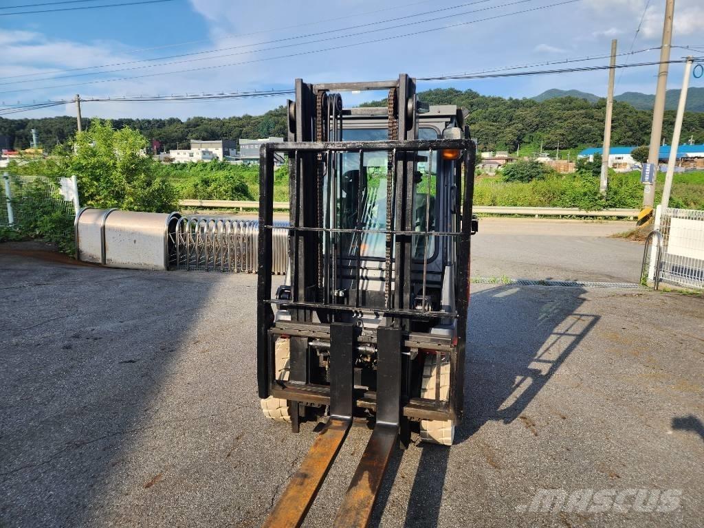 Toyota 7 FB 25 電動堆高機