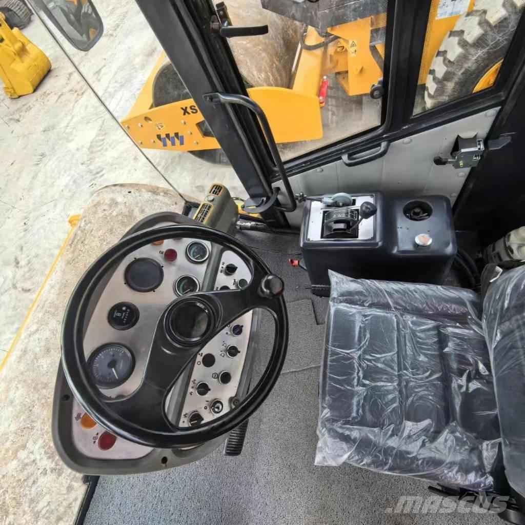 XCMG xs223j 單輪滾壓機