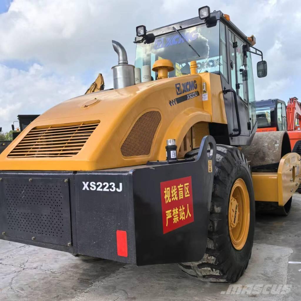 XCMG xs223j 單輪滾壓機