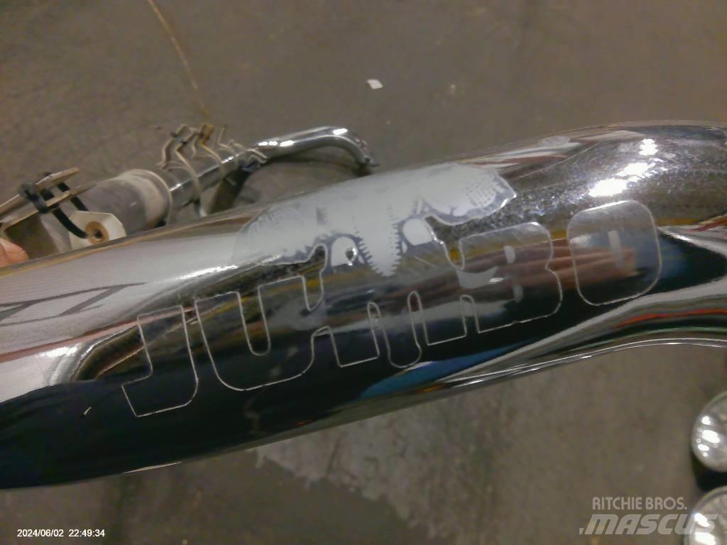 Scania Extraljusbåge 駕駛室與內部