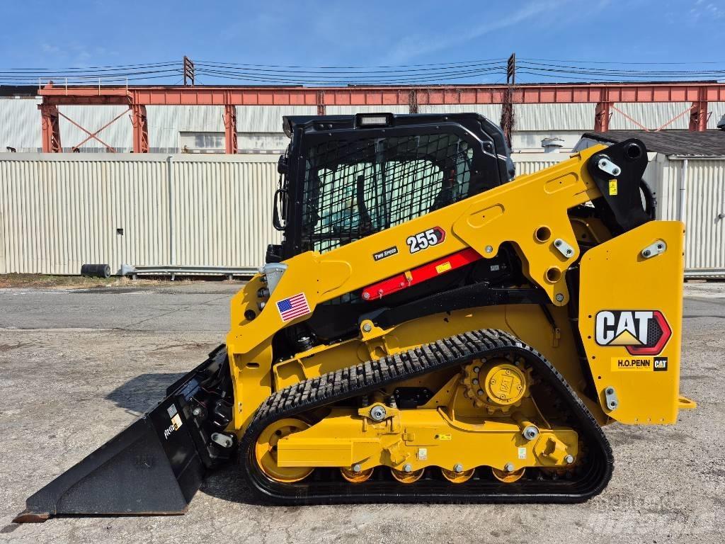 CAT 255 滑移轉向裝載機