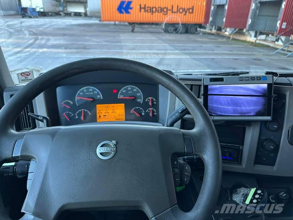 Volvo FL 240 貨箱式卡車