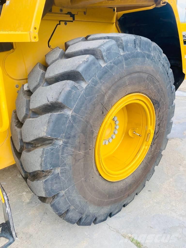 CAT 926m 輪胎式裝載機