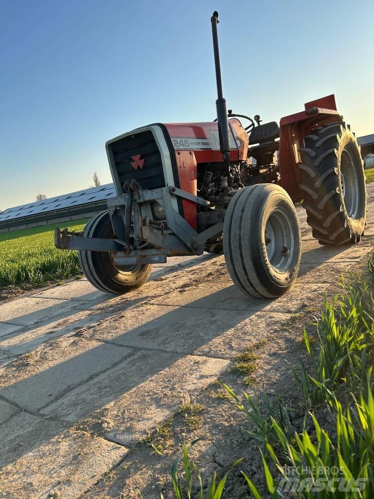 Massey Ferguson 240 曳引機