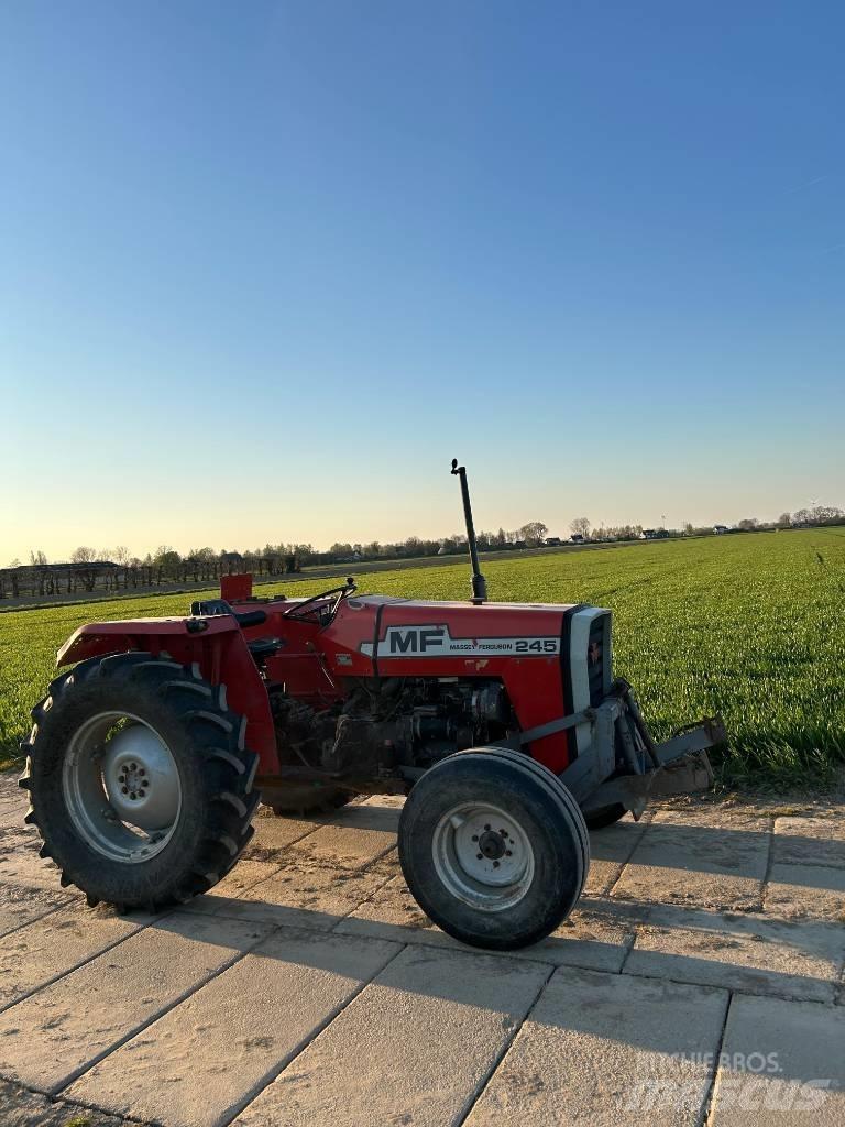 Massey Ferguson 240 曳引機