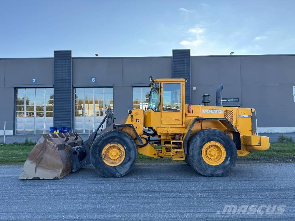 Volvo L 120 D 輪胎式裝載機