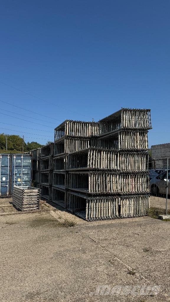  Rux Scaffolding 鷹架設備