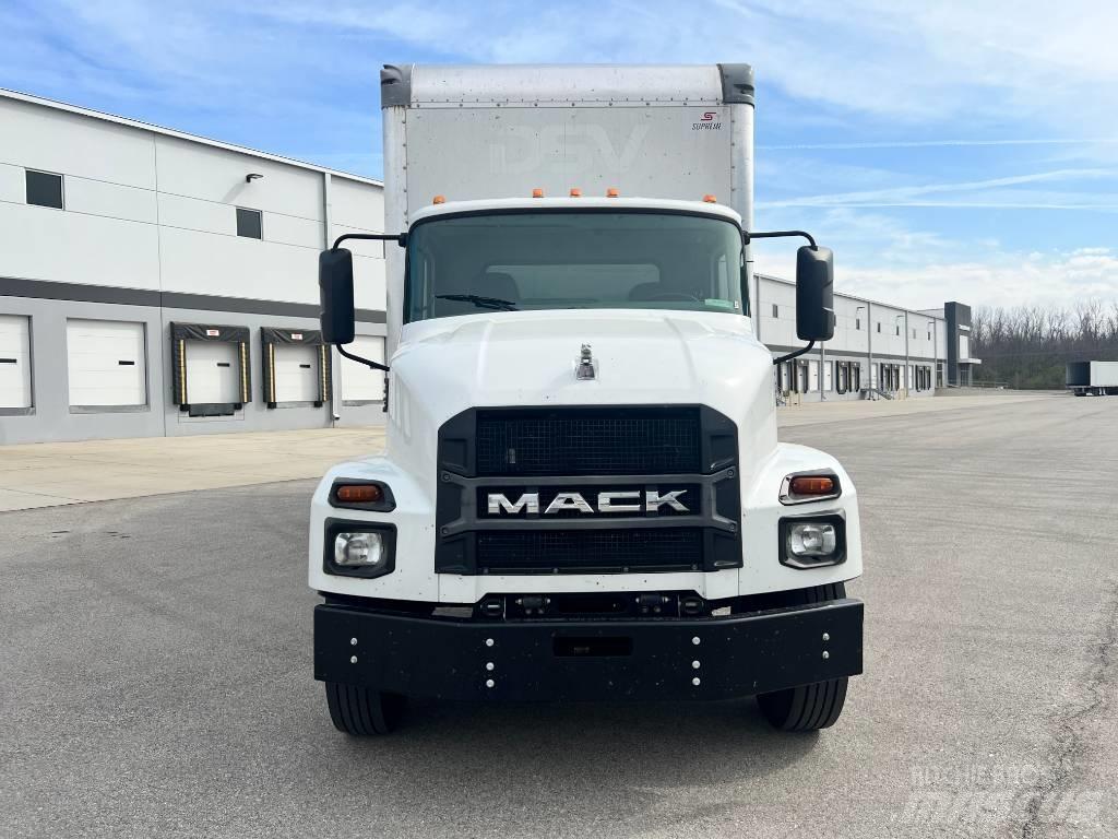 Mack MD 6 貨箱式卡車