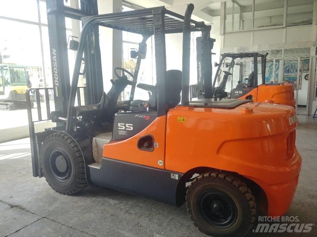 Doosan D55 SC-5 柴油卡車