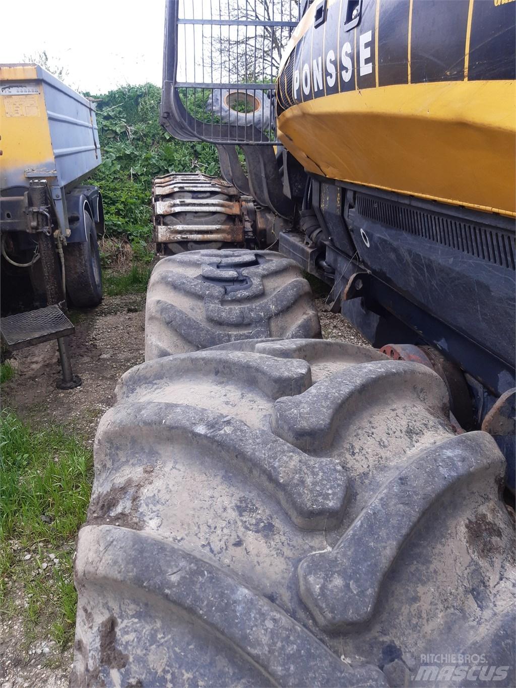 Ponsse Wisent 8W 集運機