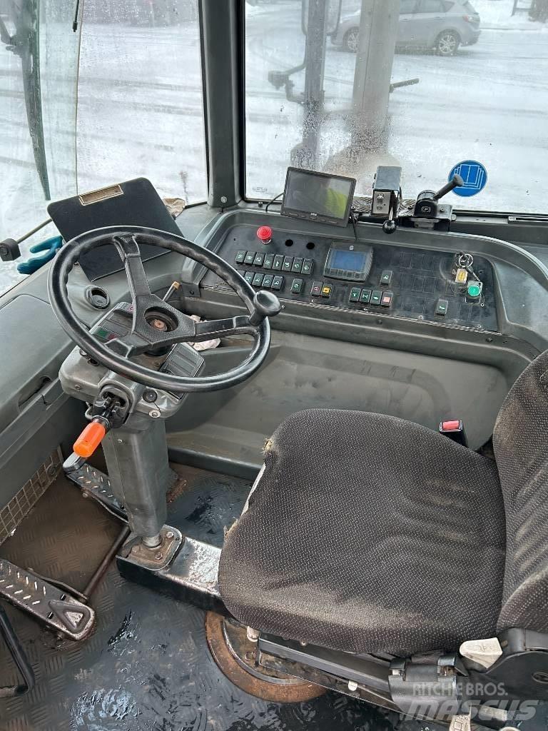 Kalmar TR618i 終端式曳引機
