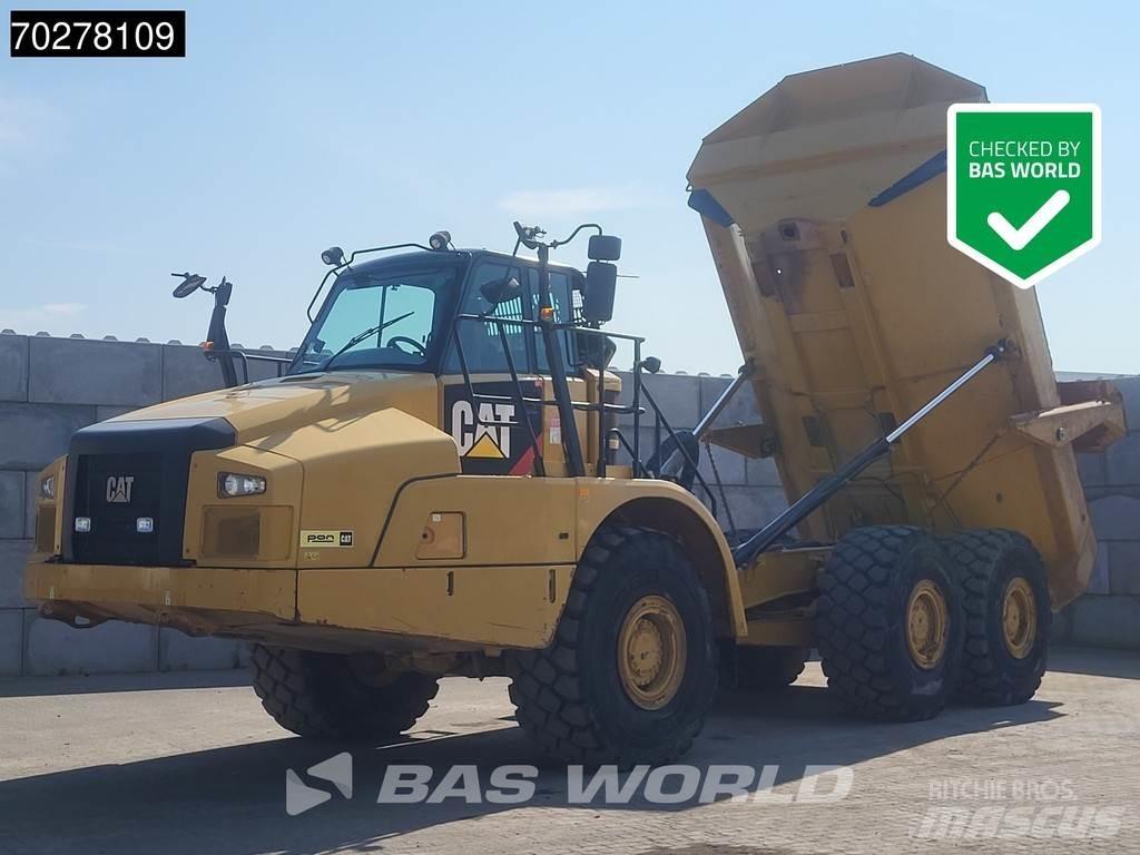 CAT 735 C 鉸接式起吊車