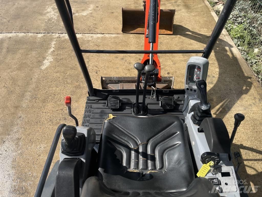 Kubota KX 015-4 小型挖土機/掘鑿機<7t(小型挖掘機)