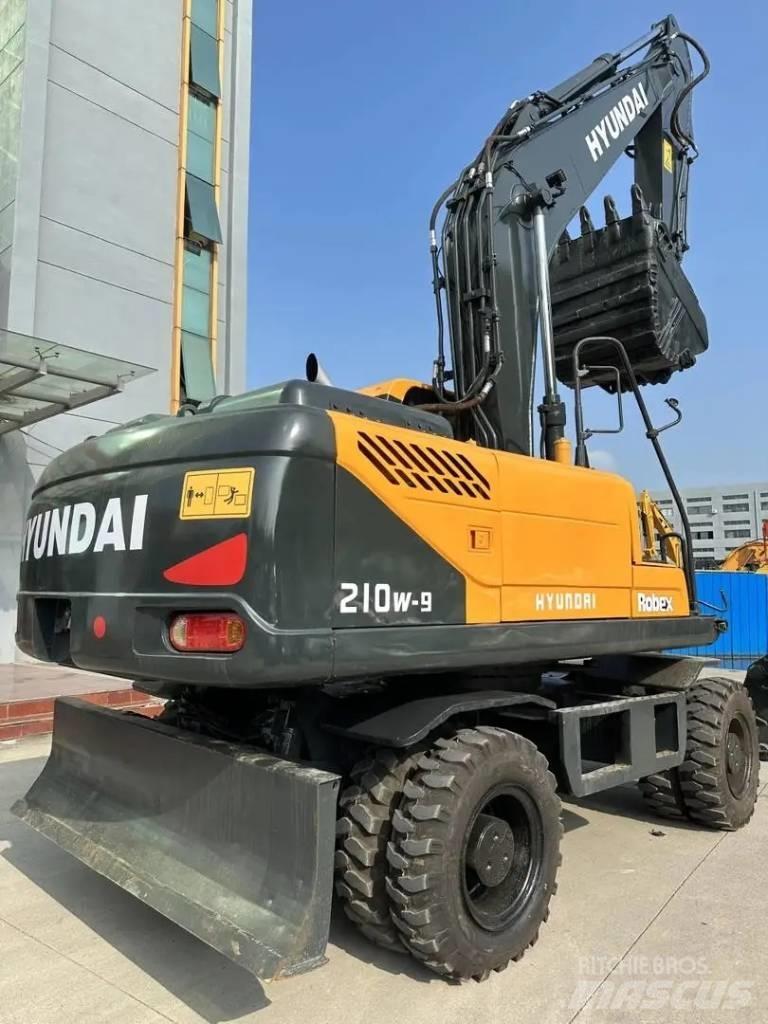 Hyundai R210W-9 旋轉式挖土機/掘鑿機/挖掘機